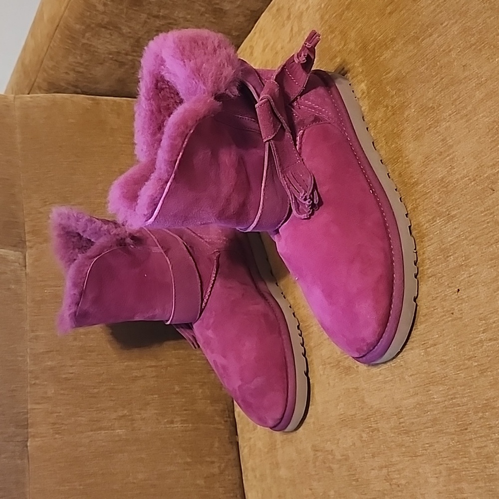 Ugg Boot - image 1